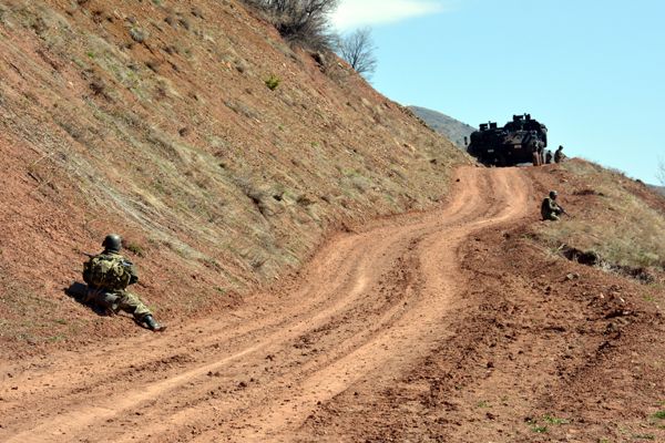 Tunceli’de önceden yola döşenmiş bomba imha edildi galerisi resim 4