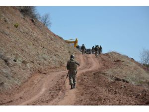 Tunceli’de önceden yola döşenmiş bomba imha edildi