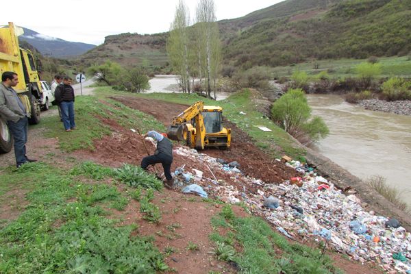 Munzur ve Pülümür vadisinde temizlik çalışması baş galerisi resim 3