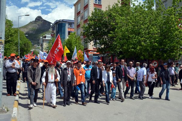 Tunceli’de 1 Mayıs Emek ve Dayanışma Günü galerisi resim 2