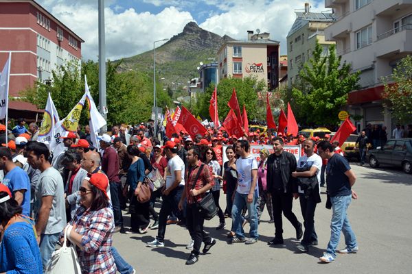 Tunceli’de 1 Mayıs Emek ve Dayanışma Günü galerisi resim 3