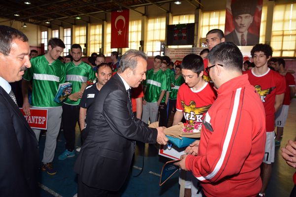 Basketbol Yarı Final Müsabakaları Başladı galerisi resim 3