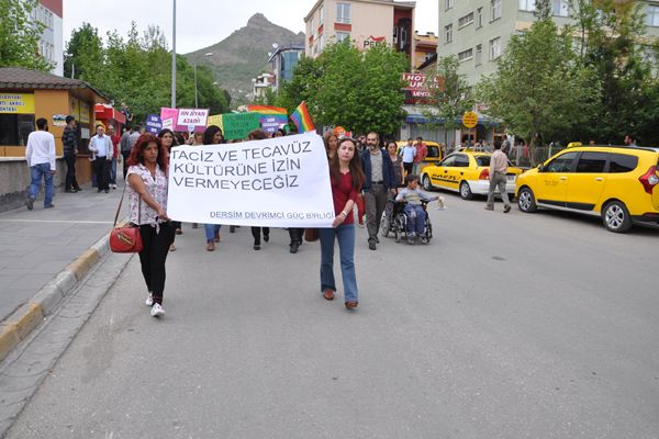 Taciz, şiddet ve tecavüz protestosu galerisi resim 3