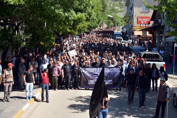 Binlerce kişi Soma için yürüdü galerisi resim 8