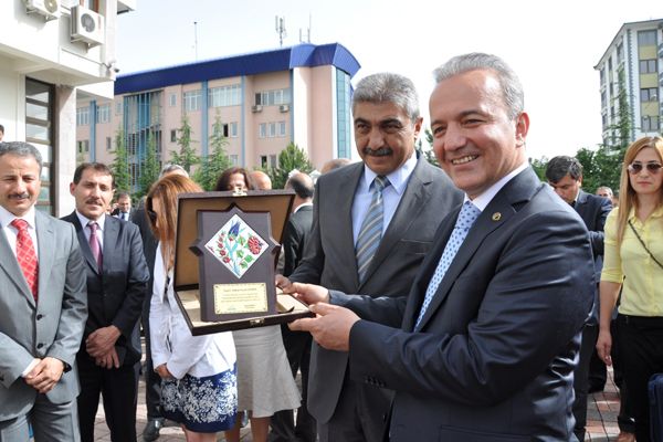 Vali Güner, Güllerle ve Türküyle Uğurlandı galerisi resim 3