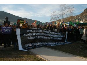 Tunceli’de kadına yönelik şiddete düdüklü protesto