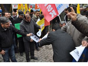 Tunceli’de Kamu Çalışanları Maaş Bordrolarını Yakt