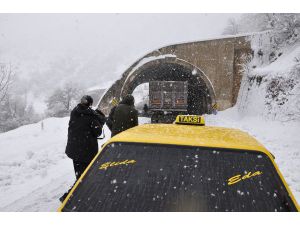 Tunceli-Erzincan Karayolunda Çığ