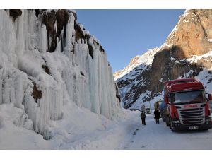 Tunceli-Pülümür karayoluna Çığ Düştü