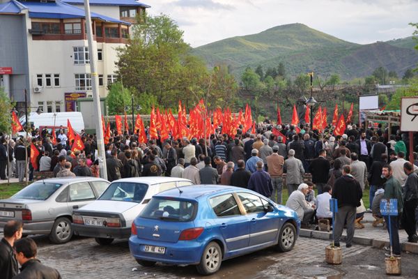 Deniz Gezmiş ve Arkadaşları Anıldı galerisi resim 2