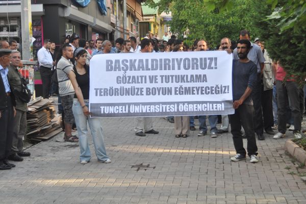 Gözaltı ve tutuklama protestosu galerisi resim 2