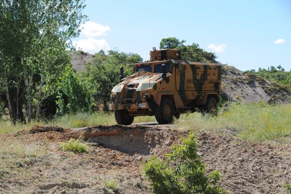 Tunceli’de askeri konvoya saldırı galerisi resim 5