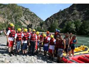 Munzur'da Rafting Keyfi