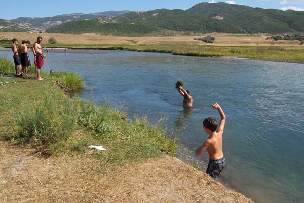 Munzur Çayı’nda yüzmek bir başka güzel! galerisi resim 1