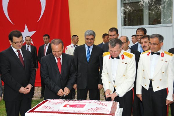 Tunceli'de 30 Ağustos resepsiyonu galerisi resim 2