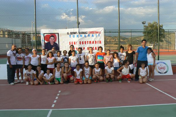 Basketbol İl Temsilciliği Zeynep Hocasını unutmadı galerisi resim 1