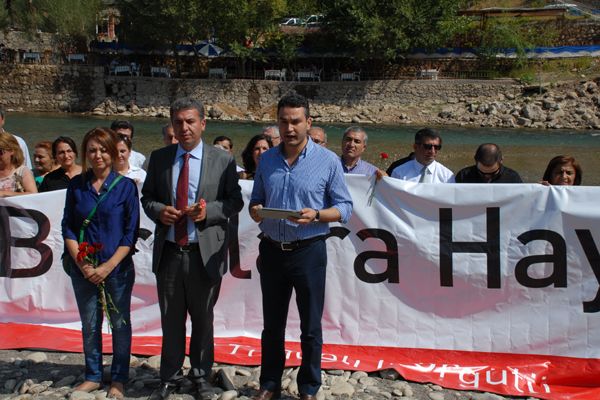 CHP'den Barajlara Karşı Karanfilli Protesto galerisi resim 1