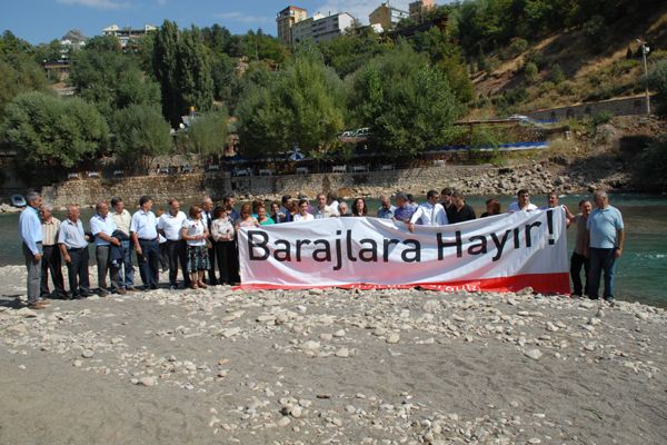 CHP'den Barajlara Karşı Karanfilli Protesto galerisi resim 3