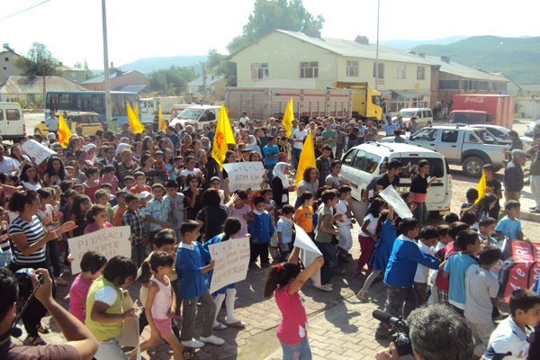 Ovacık'ta okullarda yapılan değişikliklere tepki galerisi resim 3