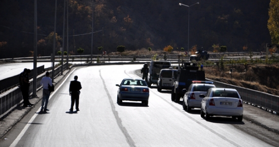 Şüpheli paketten elbise çıktı