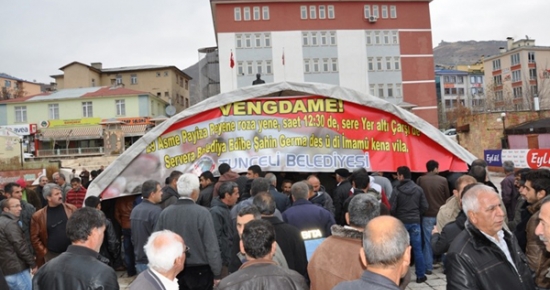 Tunceli Belediyesi 3 Bin Kişiye Aşure Dağıttı