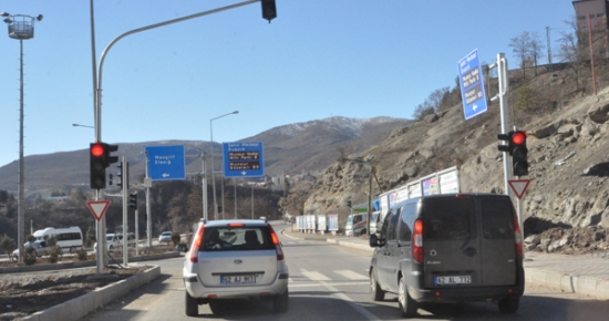 Tunceli’de trafik ışıklarının süre uyumsuzluğu!