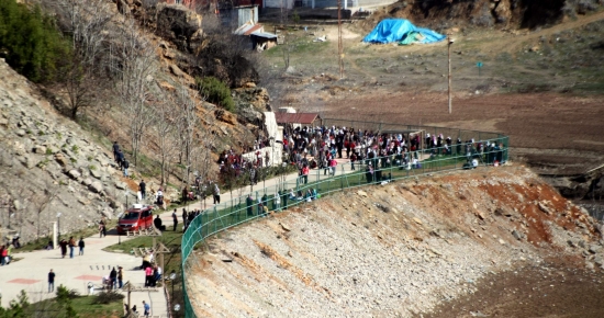 Munzur Gözelerine Ziyaretçi Akını