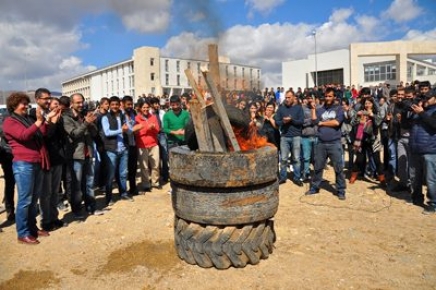 Üniversitede Newroz Coşkusu