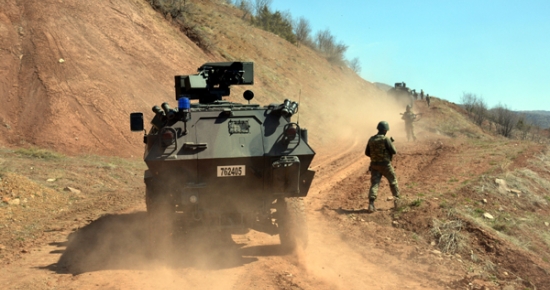 Tunceli’de önceden yola döşenmiş bomba imha edildi