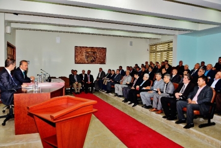 Tunceli Valisi Güner Muhtarlarla biraraya geldi