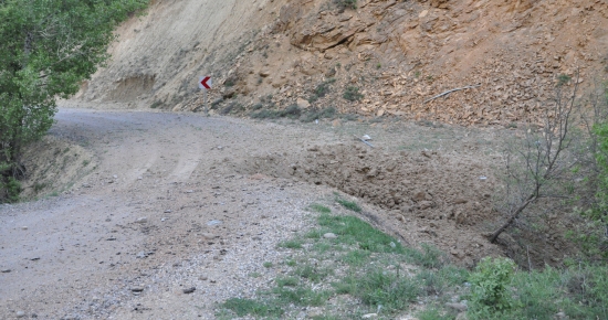 Tunceli'de Askeri Araca Bombalı Saldırı