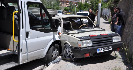 Tunceli'de Trafik Kazası: 1 Yaralı