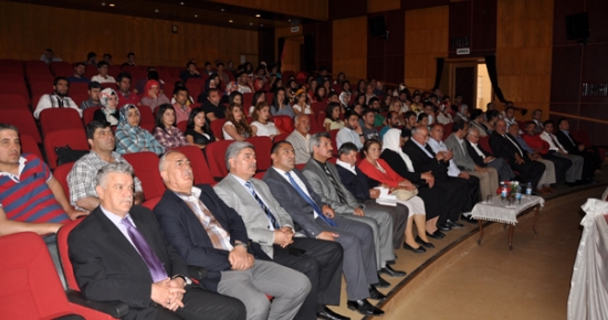 Tunceli'de Konferans Verildi