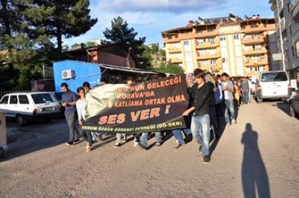 Öğrencilerden Rojova Protestosu