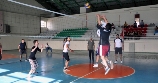 Ovacık'ta Voleybol Turnuvası