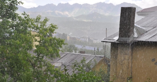 Tunceli'de sağanak etkili oldu