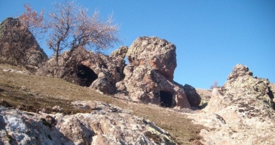 Tunceli'de Kaya Mezarları Tescillendi