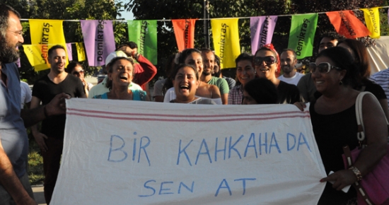 Tunceli'de Kadınlardan Arınç'a Kahkahalı Tepki