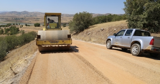 Temurtaht Köy Yolu Asfaltlama Çalışmalarına Başlandı