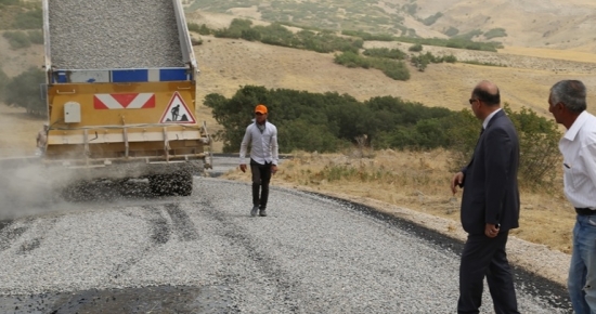 Temurtaht Köy Yolu Asfaltlama Çalışmaları Bitti