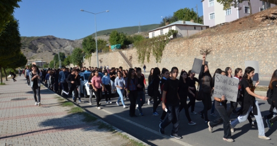 Tunceli'de esnaf kepenk kapattı