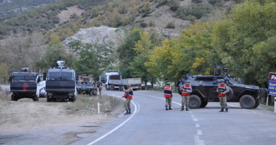 Tunceli-Erzincan yolunun kapanmasına vatandaşlardan tepki