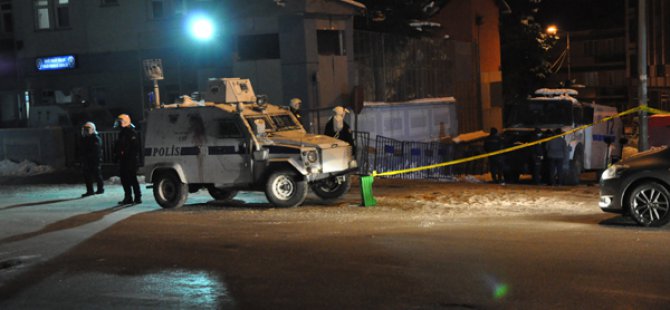 Polis Karakoluna Patlayıcı Atıldı