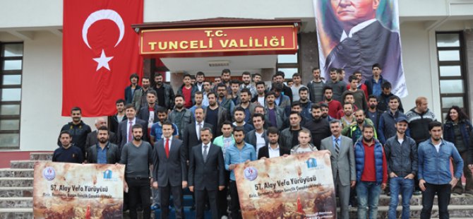 80 üniversite öğrencisi Çanakkale'ye gitti