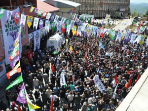 Demirtaş: Adana’da durdurulan TIR'lar IŞİD’e giden silahlardı