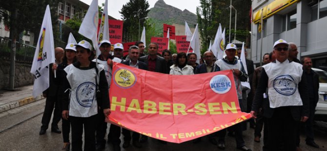 PTT Çalışanları, Sürgünleri Protesto Etti