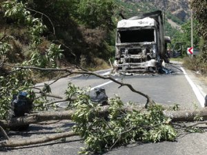 Dersim-Erzincan Karayolu Üç Gündür Kapalı