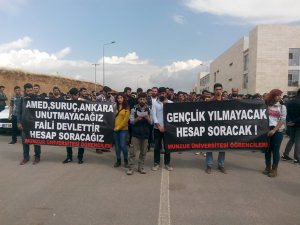 Üniversite öğrencilerinden Ankara saldırı protestosu