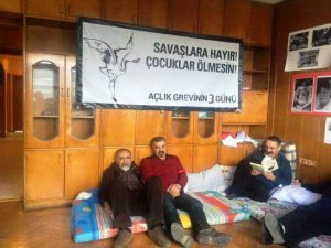 Aleviler savaşa karşı süresiz açlık grevinde