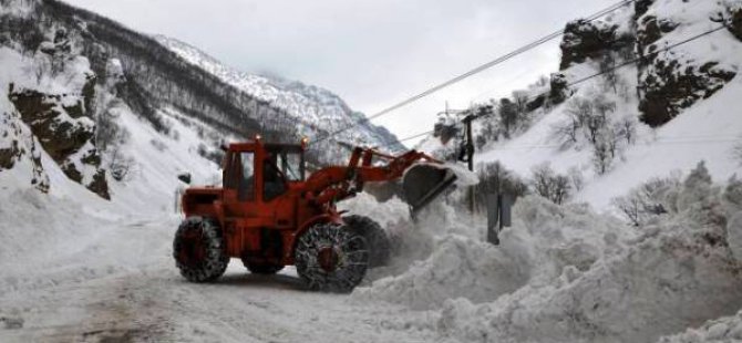 280 Köy yolu ulaşıma kapandı